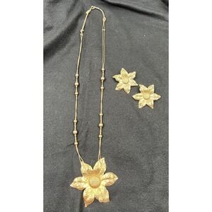 VTG Karla Jordan Sunflower Necklace and Earring Set Gold Tone Butterfly